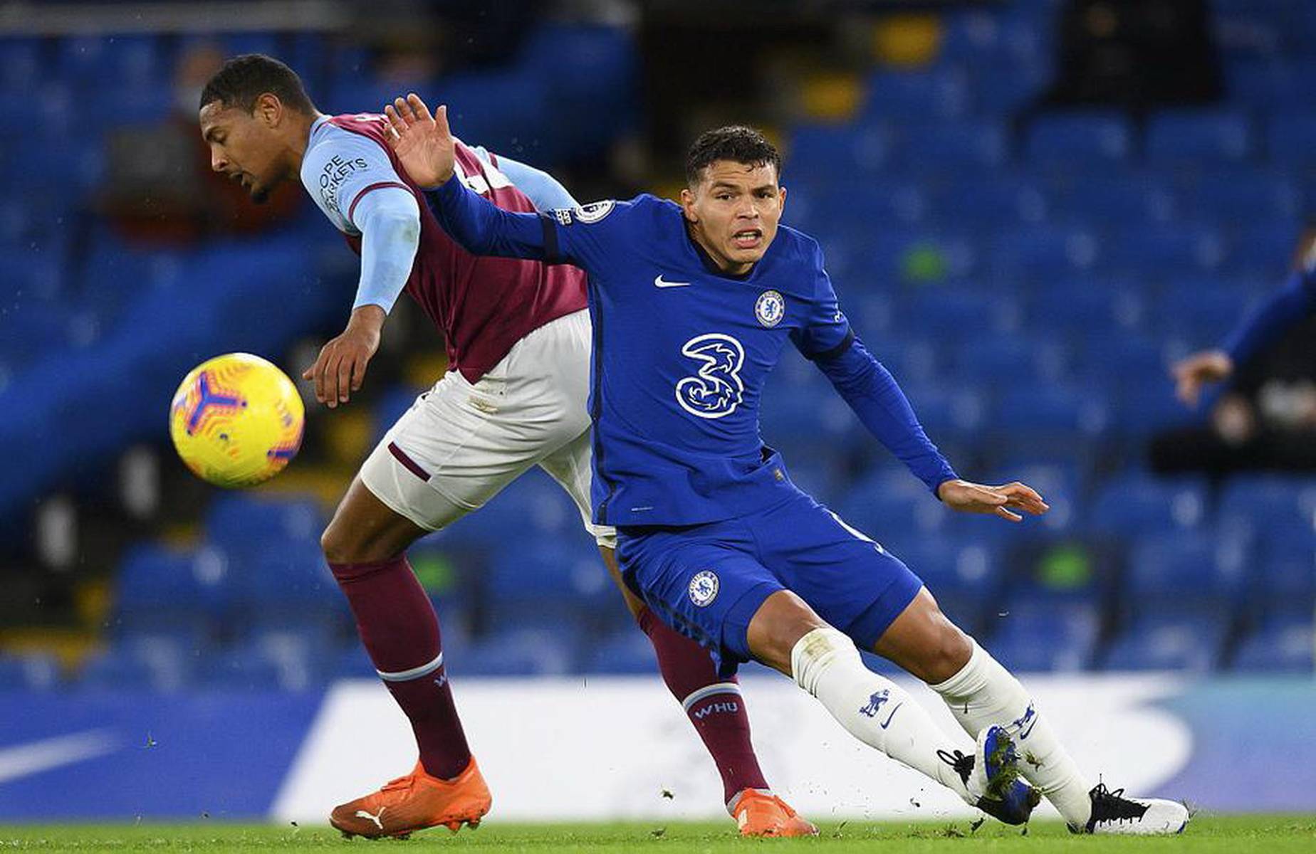 队以其坚定 队以其坚定