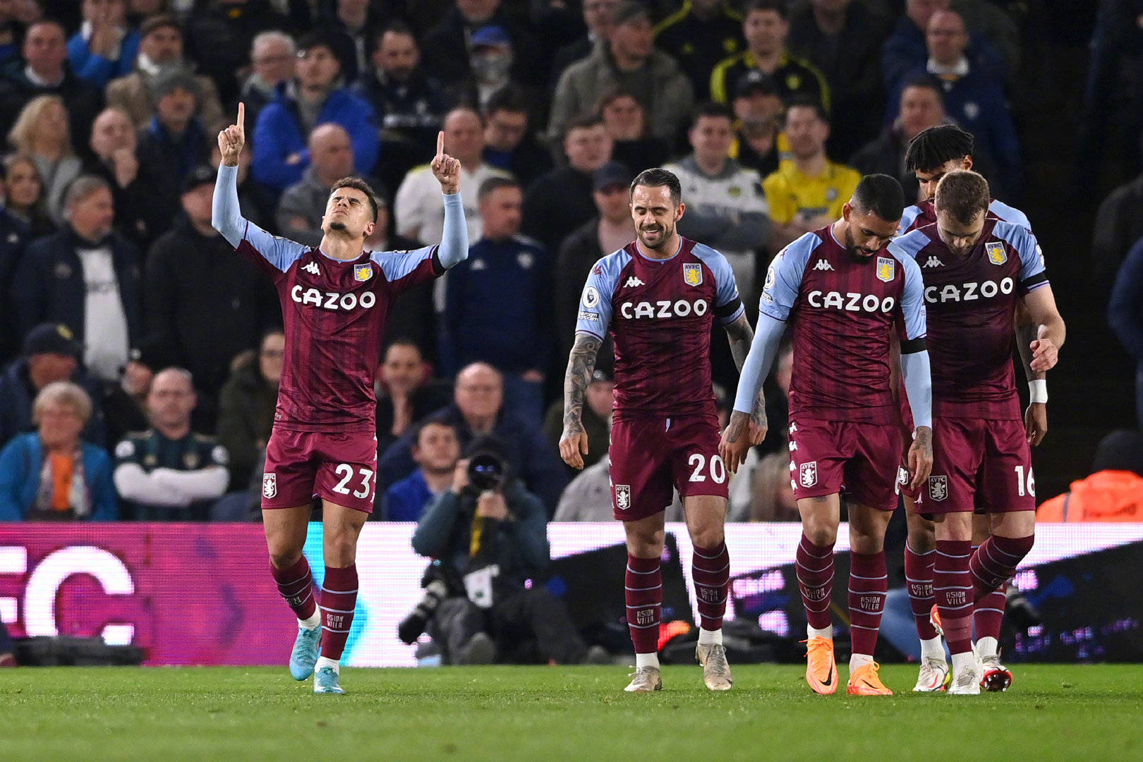 他凭借机敏 他凭借机敏