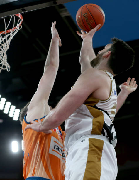 中超第3轮：梅州客家vs山东泰山：复仇之火与传统豪门的宿命对决.